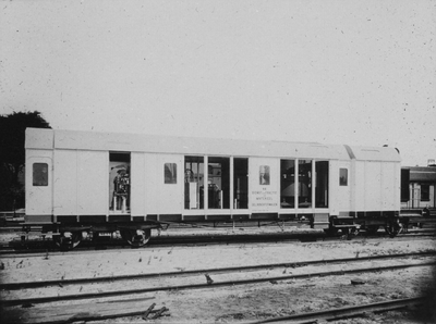 886054 Afbeelding van de gelijkrichterwagen van de Dienst van Tractie en Materieel van de N.S.